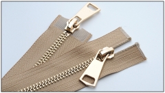 WYSE Customized #5 autolock slider two way open metal brass teeth zippers open-end and common tape zipper for clothes